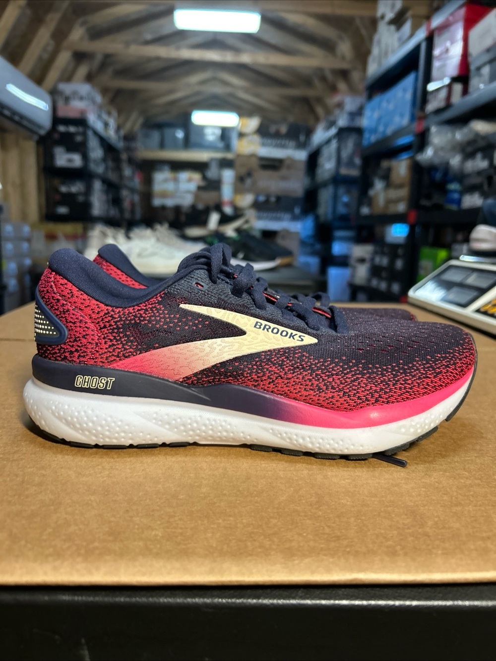 Brooks Ghost 16 Women's Running Shoe- Size 6.5